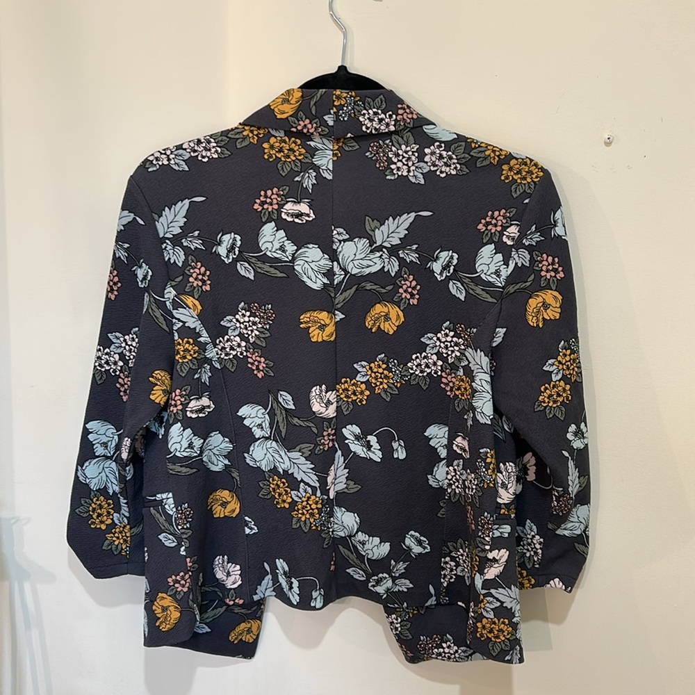 Cropped Blazer - Picture 2 of 2